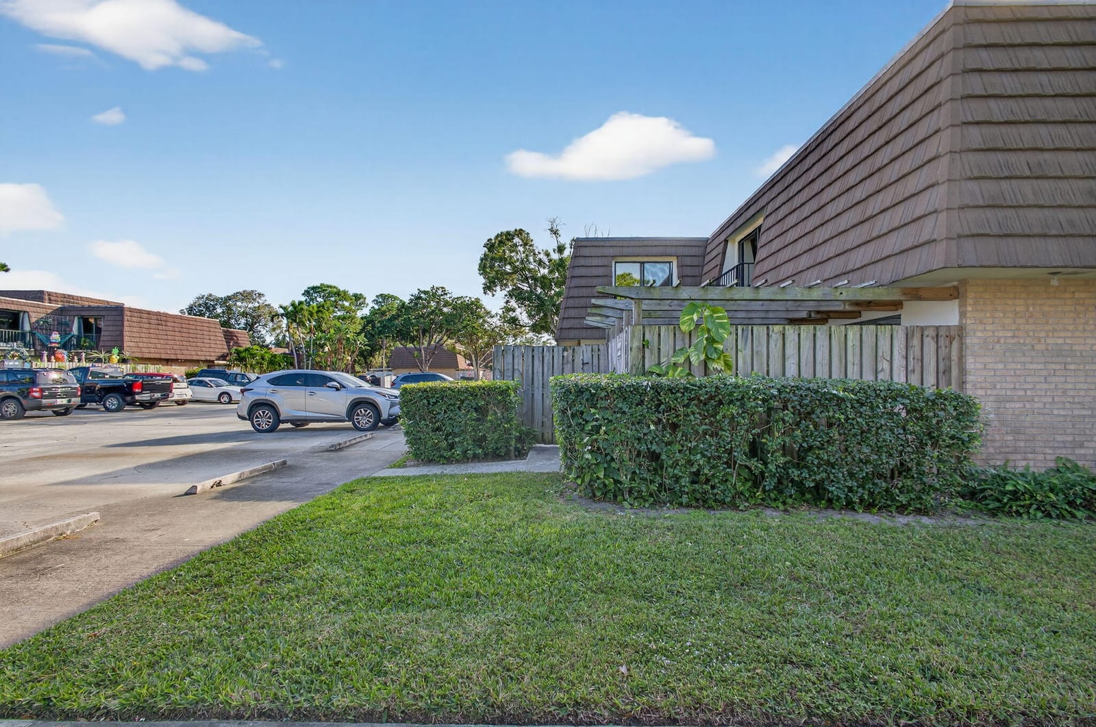 701 7th Lane, Palm Beach Gardens, FL 33418 photo 2