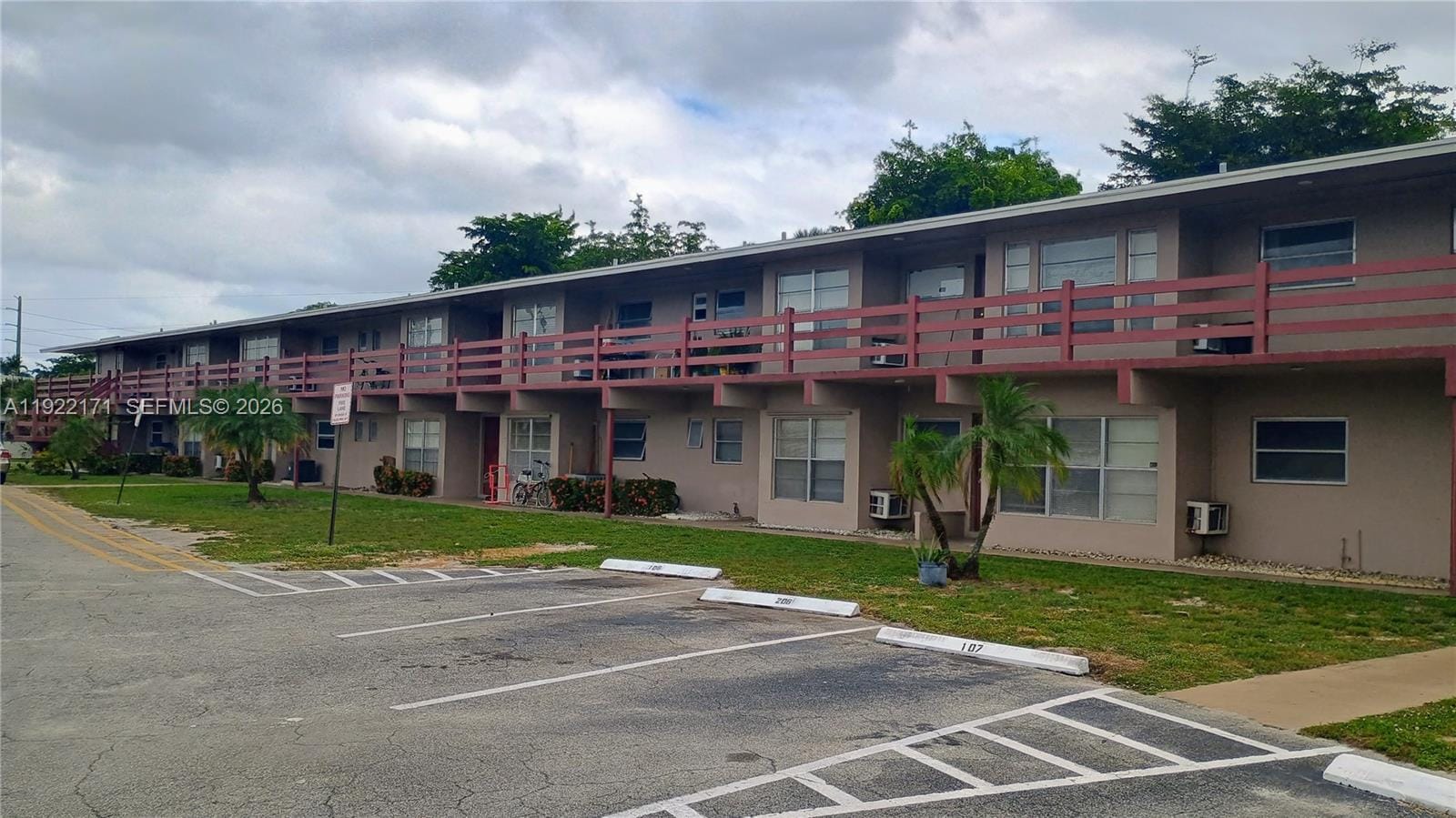 2980 NW 43rd Terrace 103, Lauderdale Lakes, FL 33313