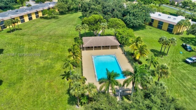 1536 W Meadows Circle W, sold in Meadows On The Green Condo, Boynton Beach, FL