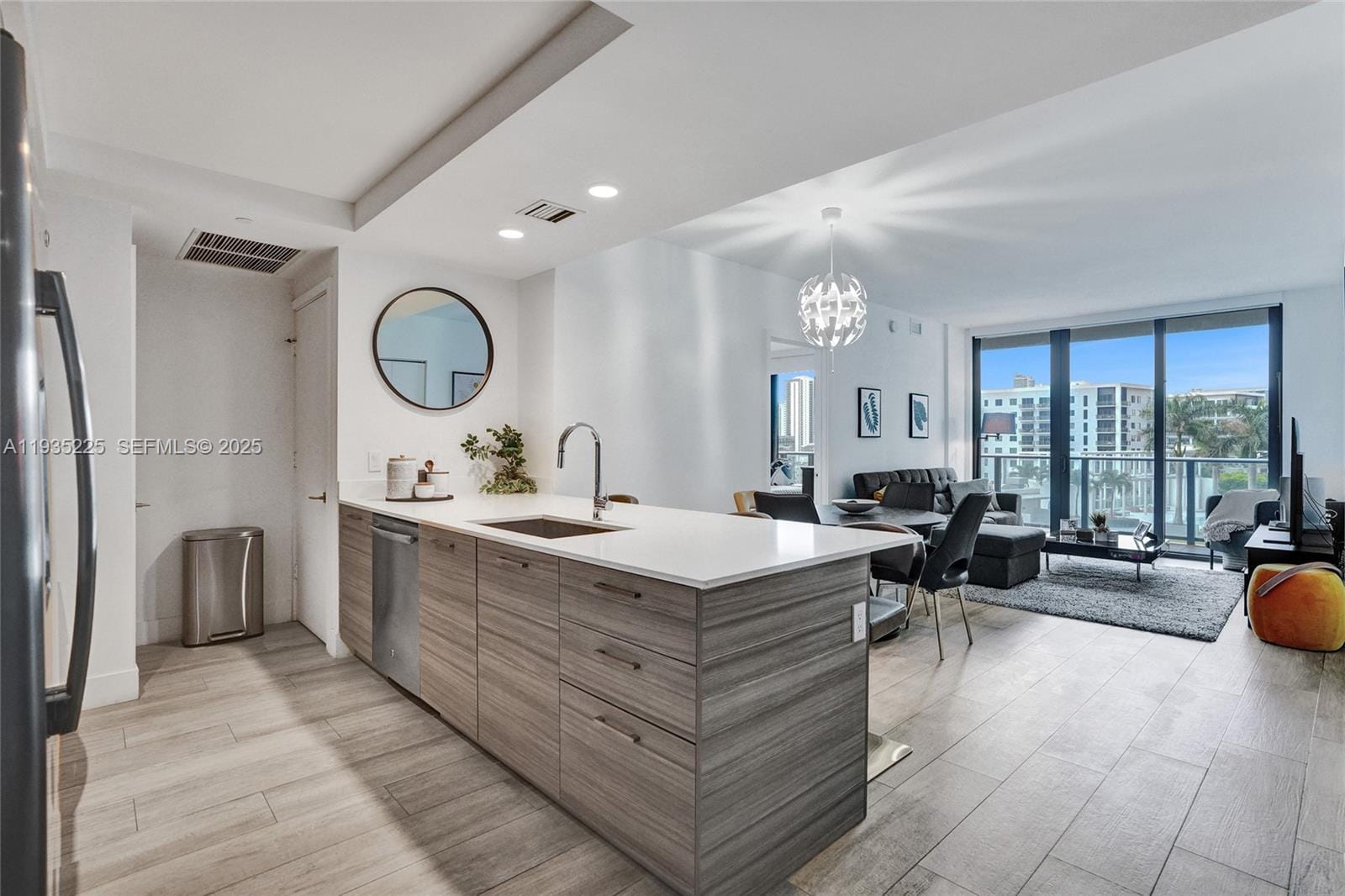 121 NE 34th Street 902, Miami, FL 33137 photo 17