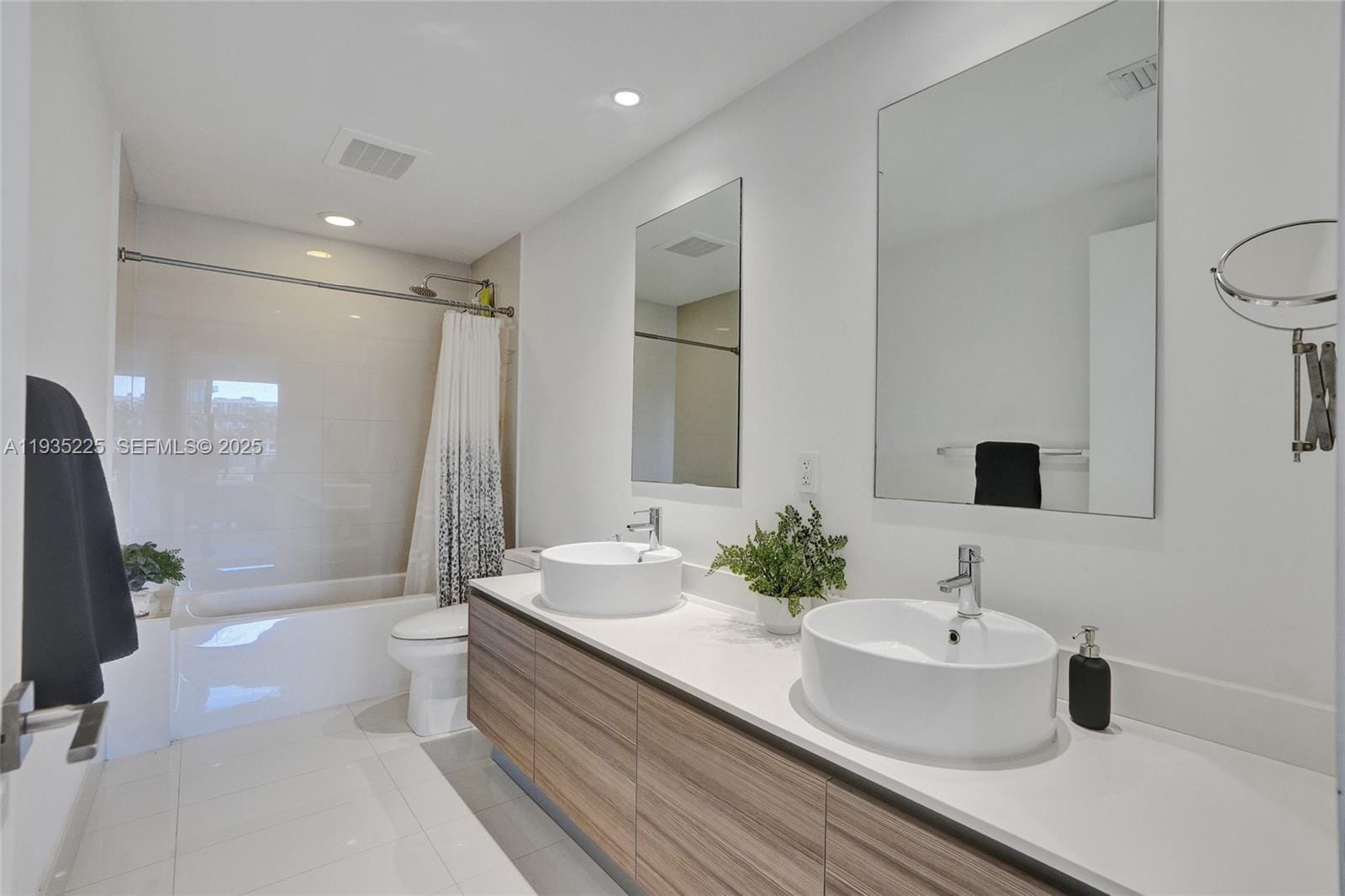 121 NE 34th Street 902, Miami, FL 33137 photo 7
