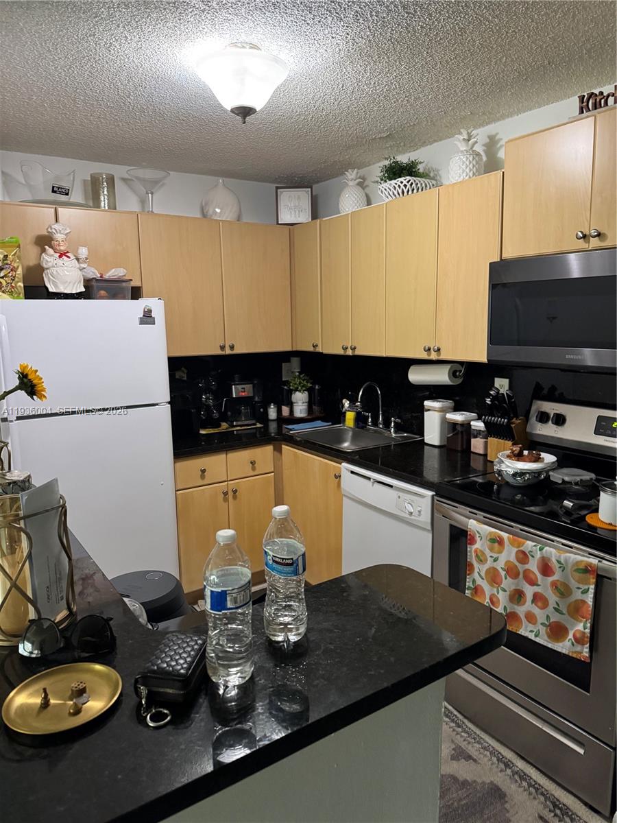 7155 NW 179th Street 112, Hialeah, FL 33015, Hialeah