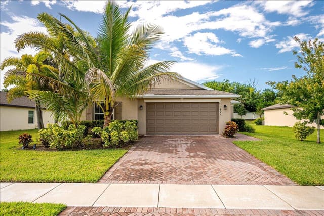 900 Bent Creek Drive, Fort Pierce, FL 34947
