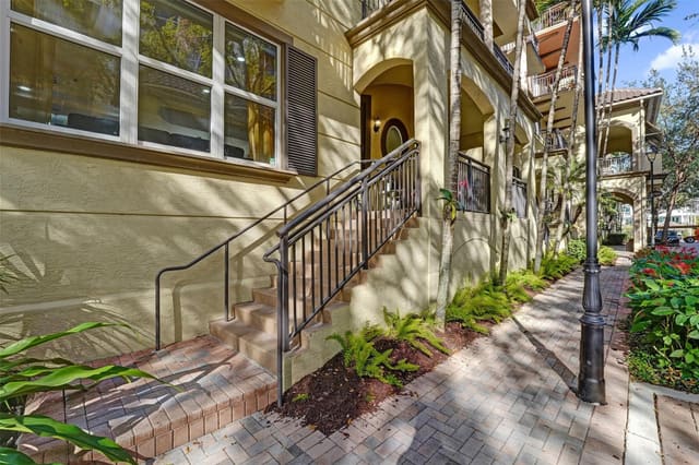 2633 NE 14th Avenue 107, Wilton Manors, FL 33334