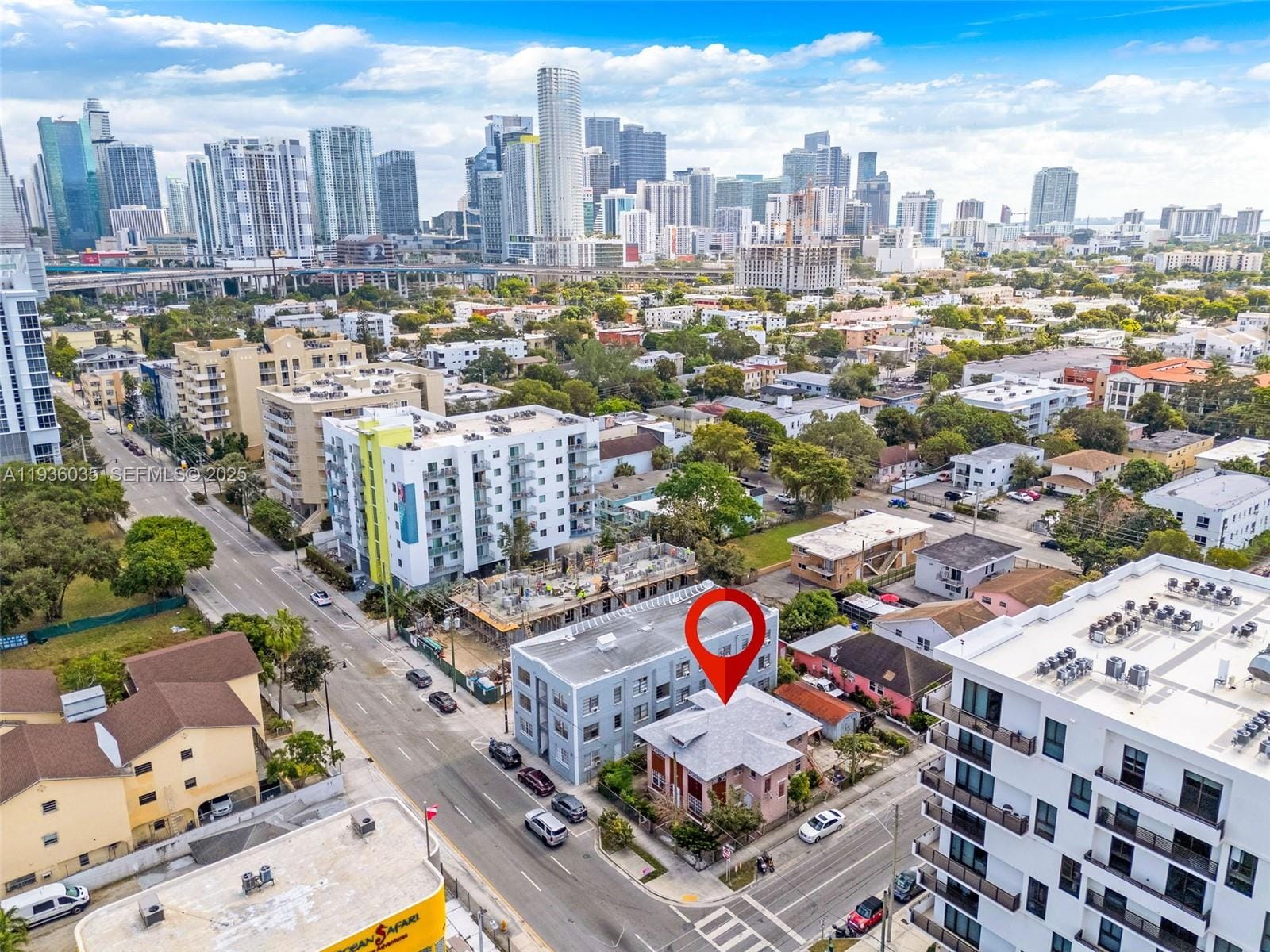 676 SW 1st Street, Miami, FL 33130 photo 2