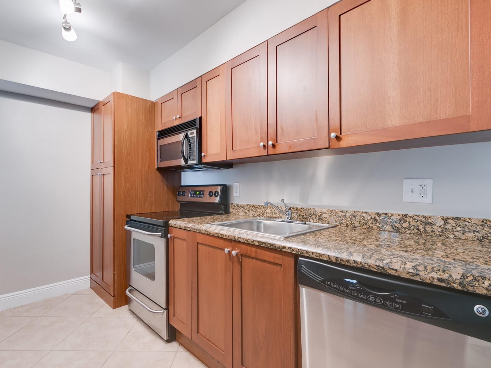 4001 NE 21st Avenue 207 — photo 11