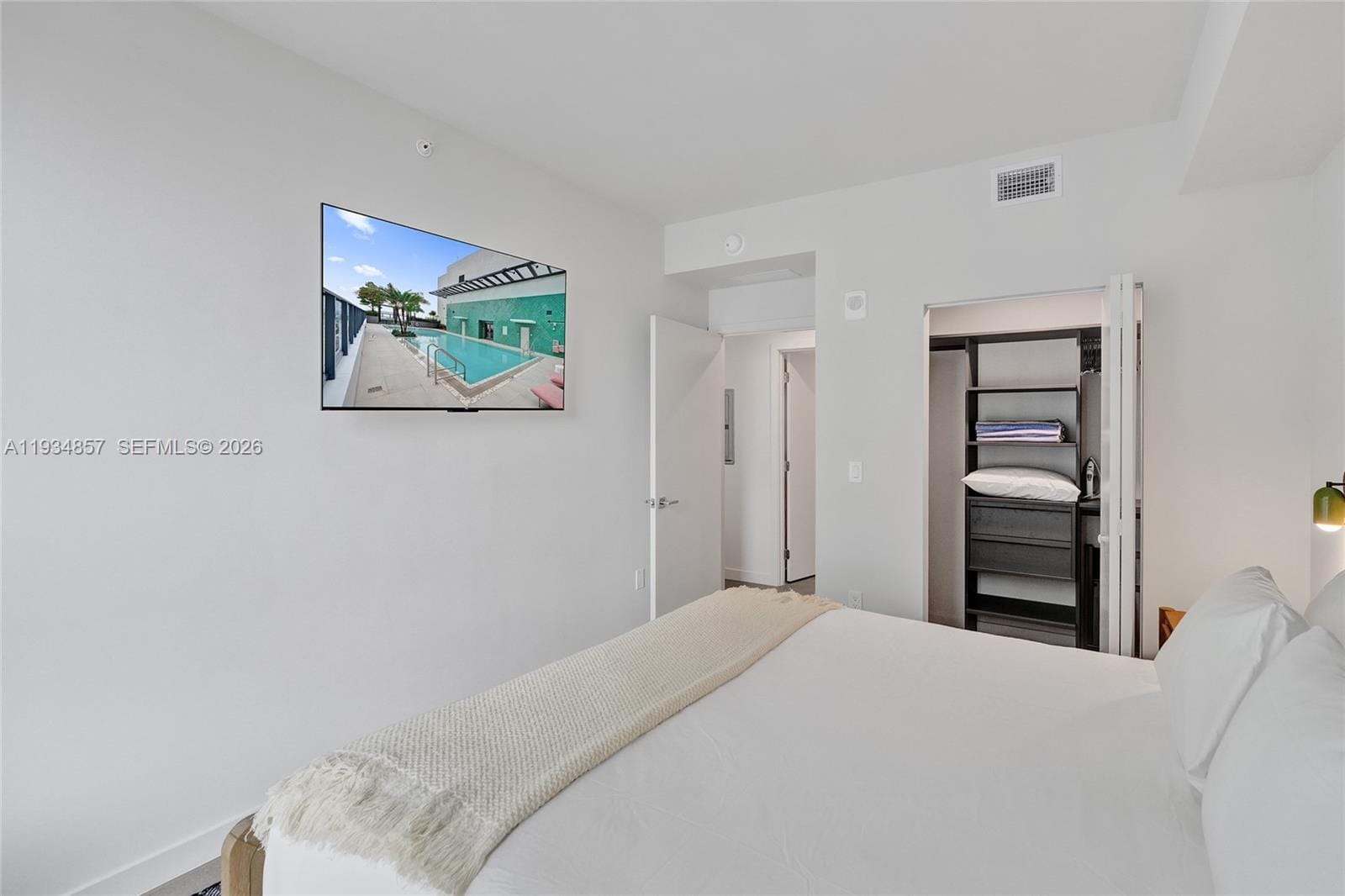 11 NE 6th 2013 — photo 12
