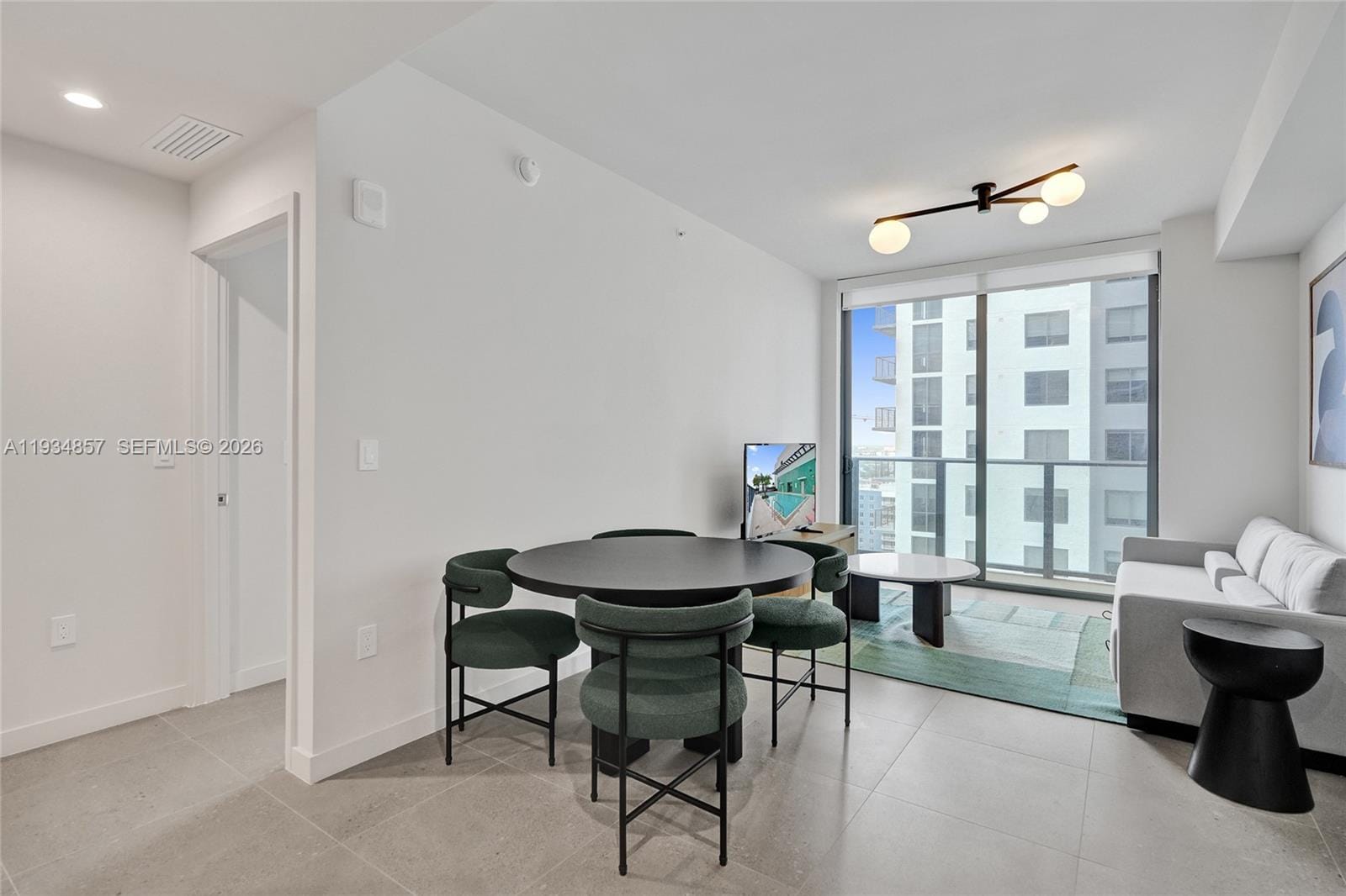 11 NE 6th 2013 — photo 8
