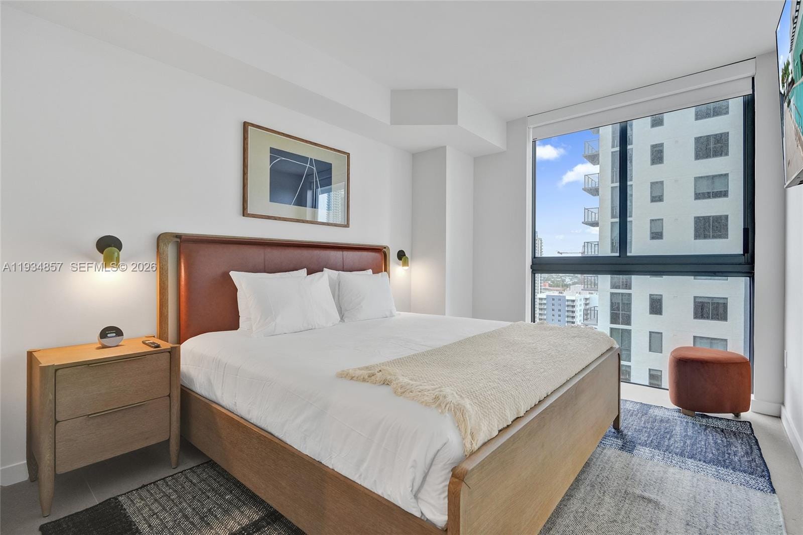 11 NE 6th 2013 — photo 10