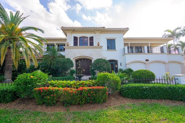 2356 NE 26th Street, sold in Hillsboro Isles 29 4 B, Lighthouse Point, FL