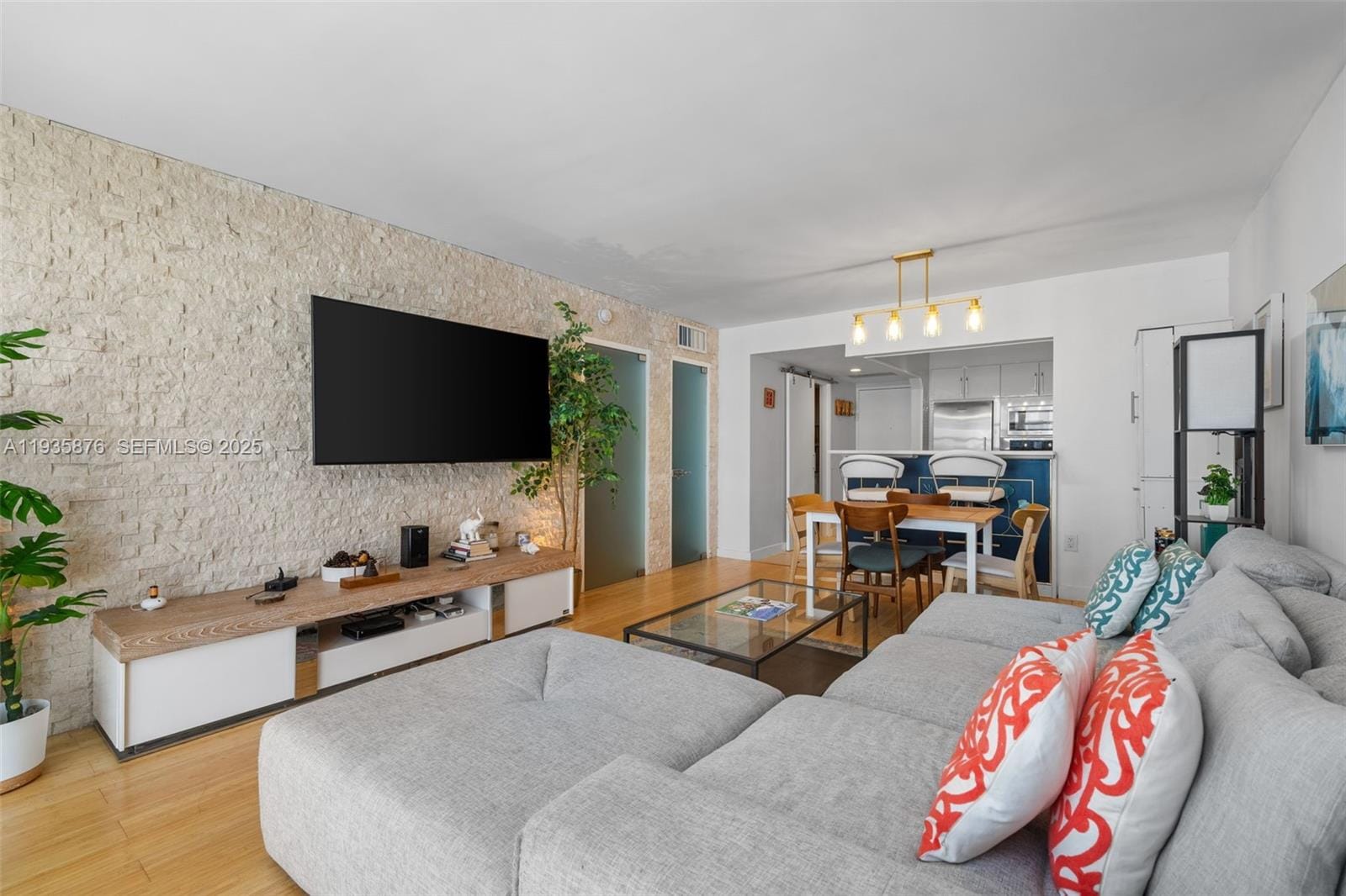 1228 West Avenue 704, Miami Beach, FL 33139 photo 2