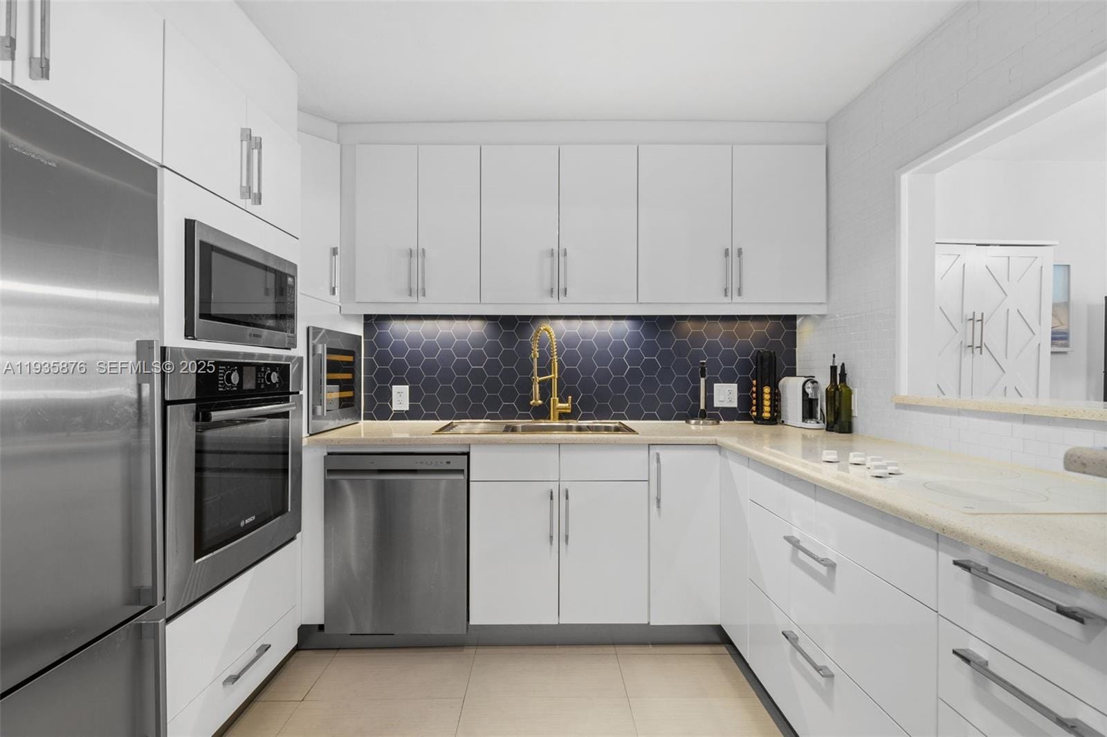 1228 West Avenue 704, Miami Beach, FL 33139 photo 4