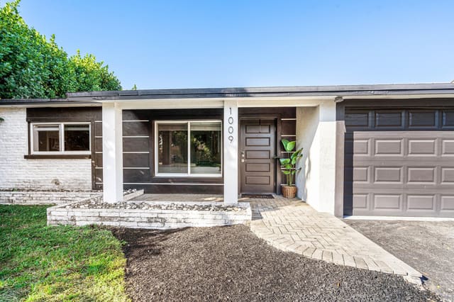 1009 NW 8th Street, sold in Laurel Hills, Boynton Beach, FL