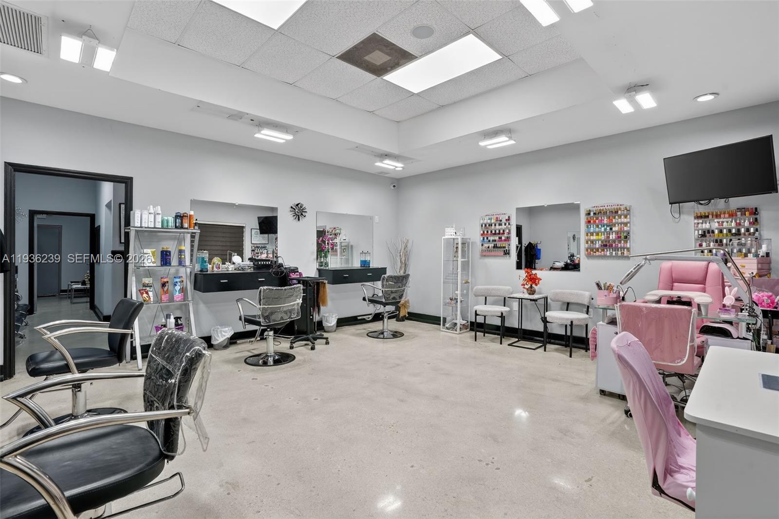 Full-Service Beauty Salon Full-service Beauty Salon For Sale In Doral, Doral, FL 33172, Doral