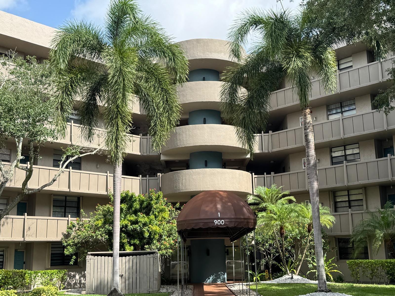 900 Colony Point Circle 407, Pembroke Pines, FL 33026