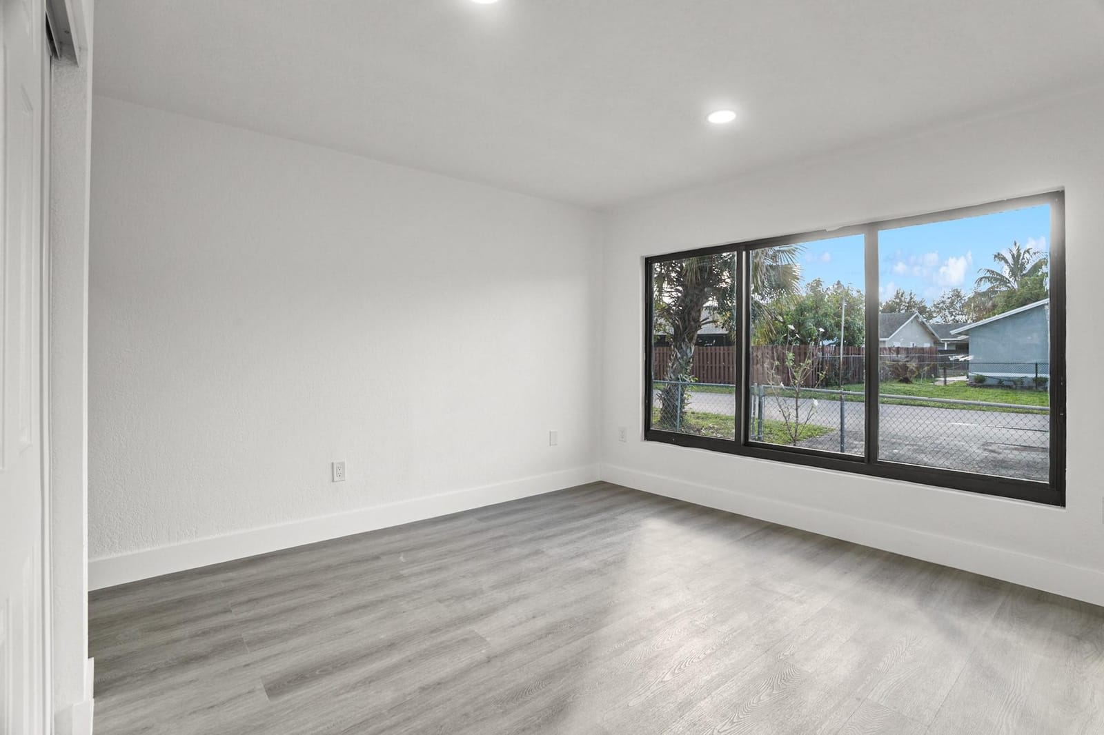 20731 NW 41st Avenue Road — photo 11