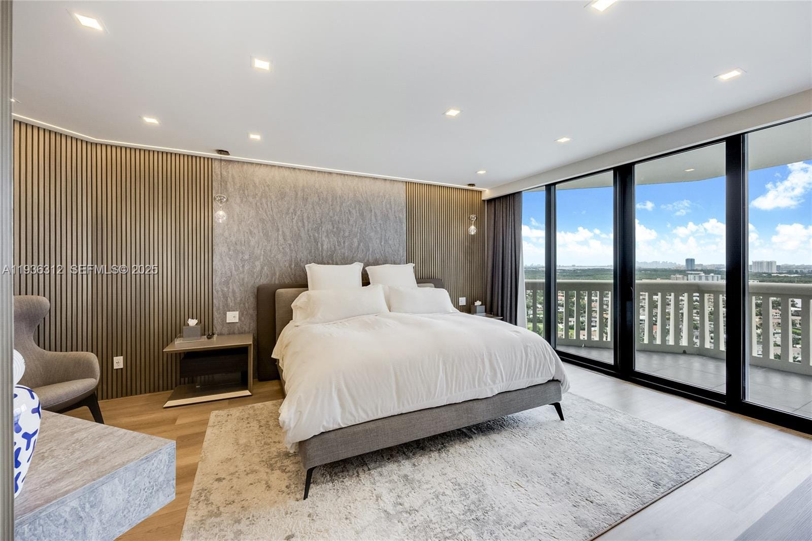 2000 Island Boulevard 2507, Aventura, FL 33160 photo 8