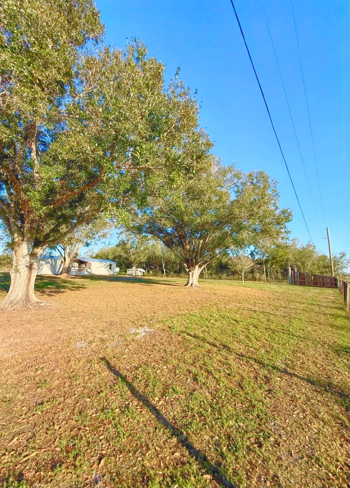 5062 NE 122nd Drive — photo 2
