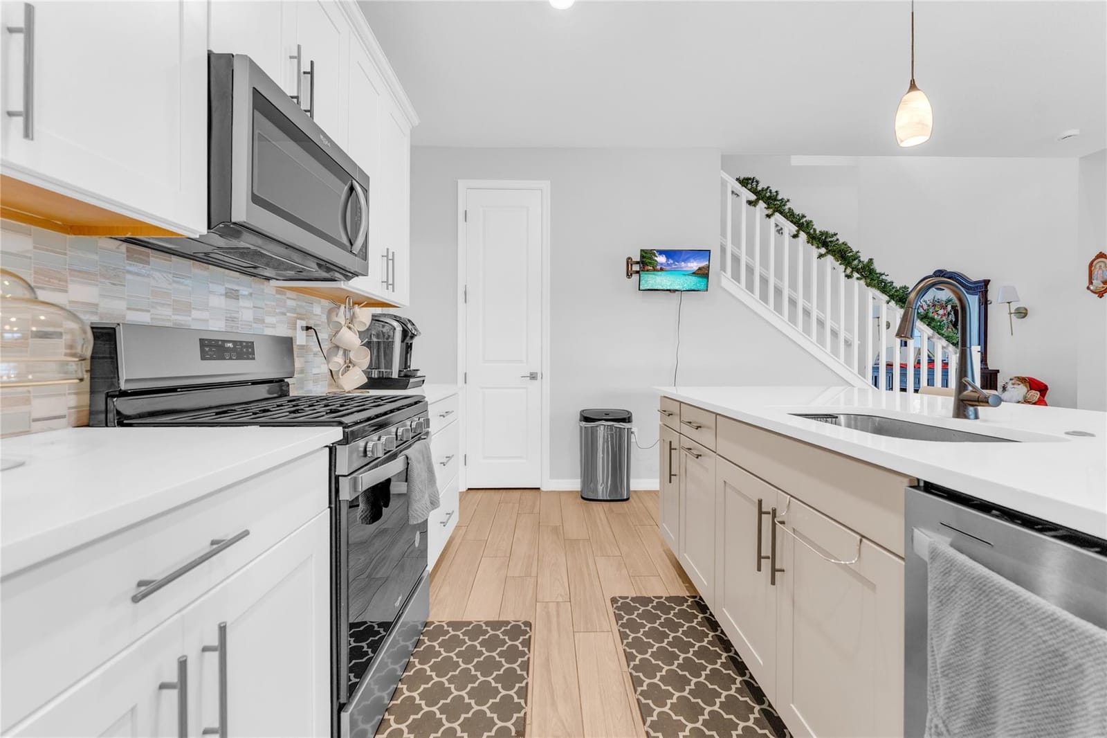 2854 Primrose Place — photo 6