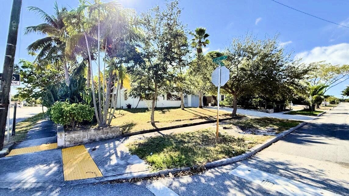 802 Lytle Street, West Palm Beach, FL 33405