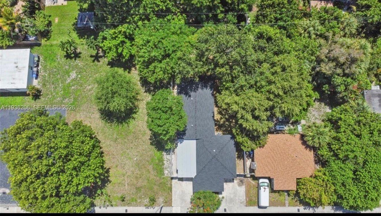 1220 N Andrews Avenue — photo 2