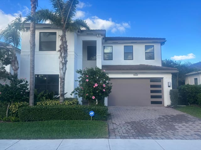7223 Stella Lane, sold in Toscana Isles Pud Pl, Lake Worth, FL