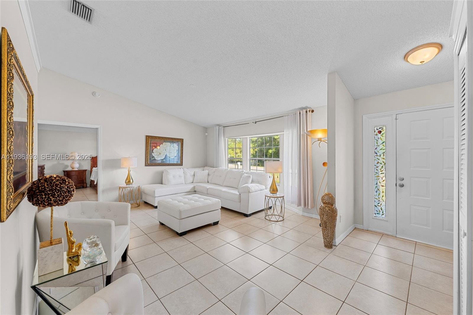 791 SW Hillsboro Circle — photo 4