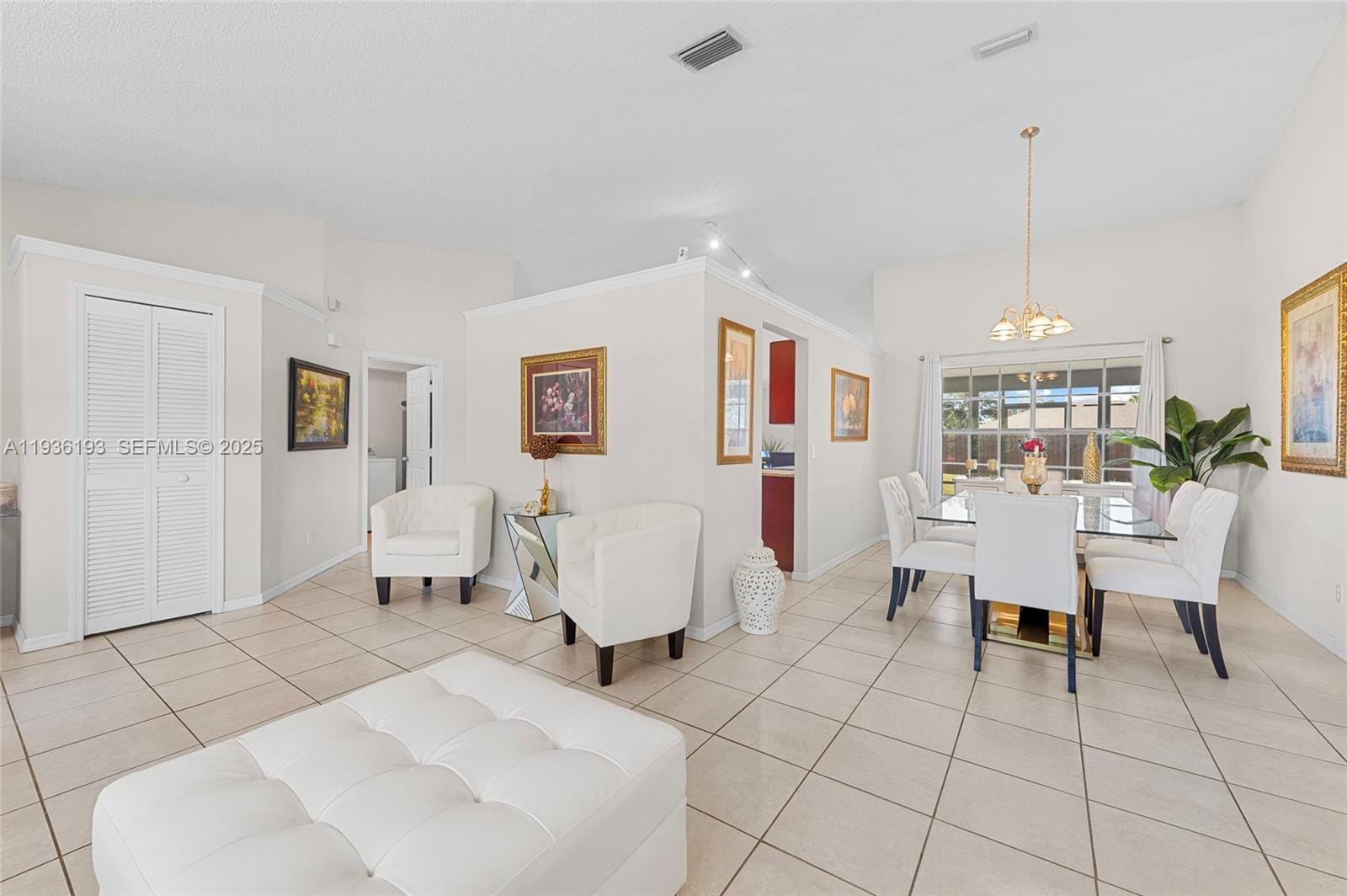 791 SW Hillsboro Circle — photo 5