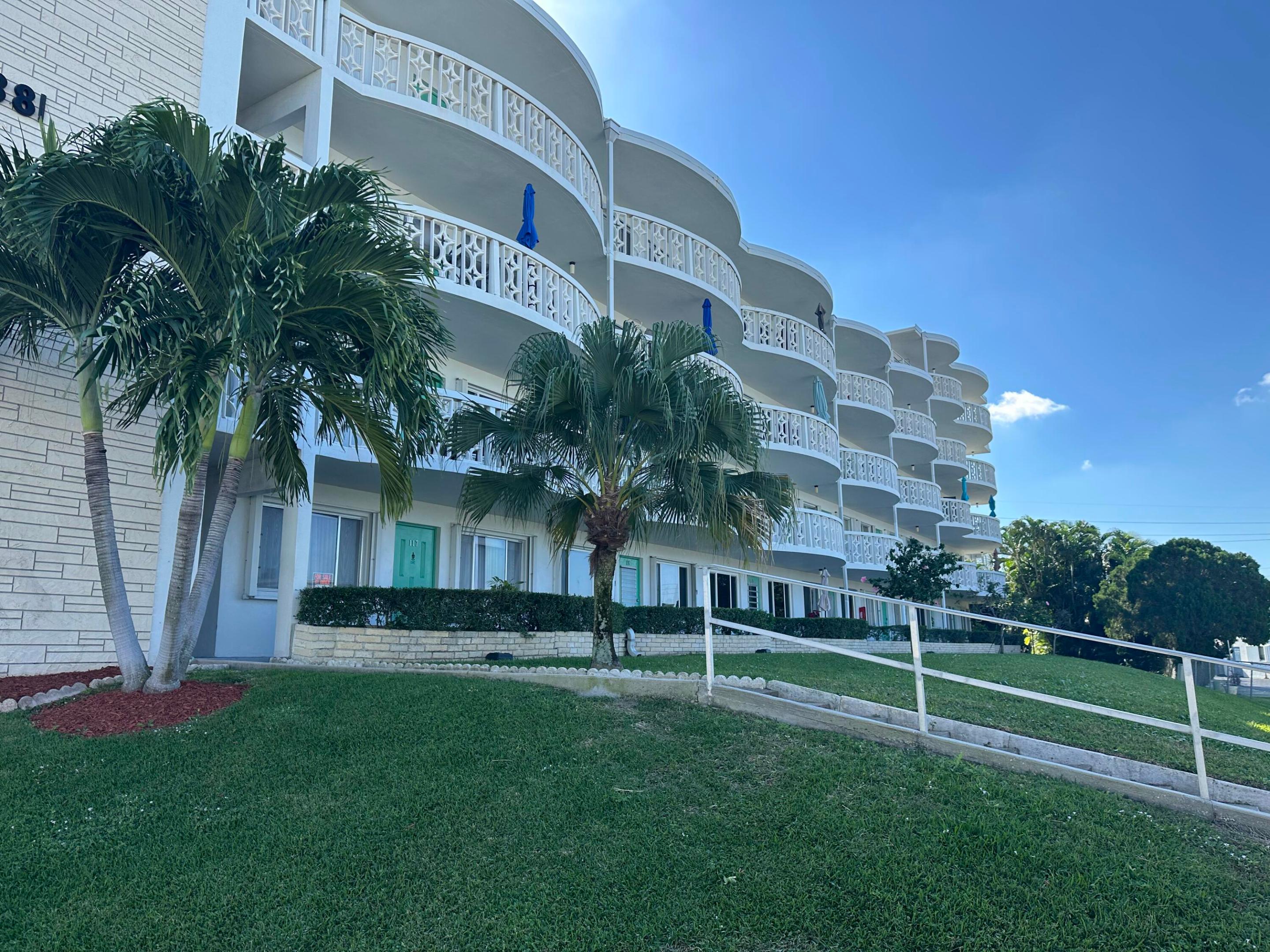 2381 Sunset Avenue 216, Lake Worth, FL 33461, Lake Worth