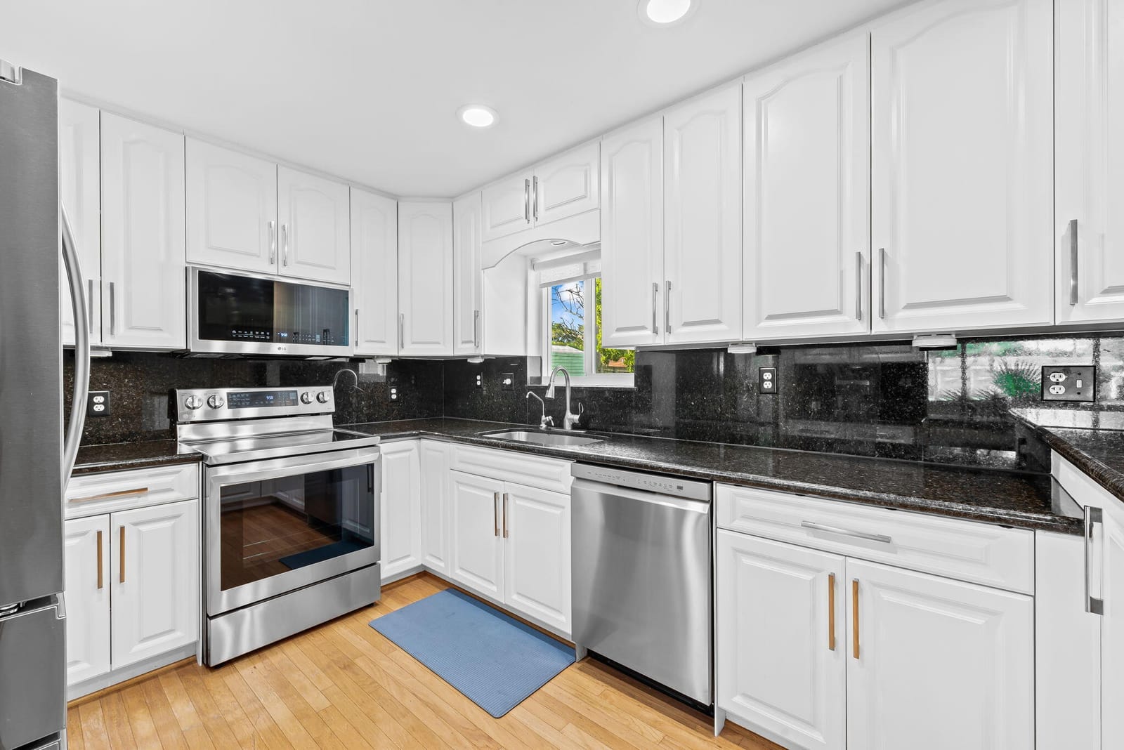 27 NE 16th Avenue, Pompano Beach, FL 33060 photo 4