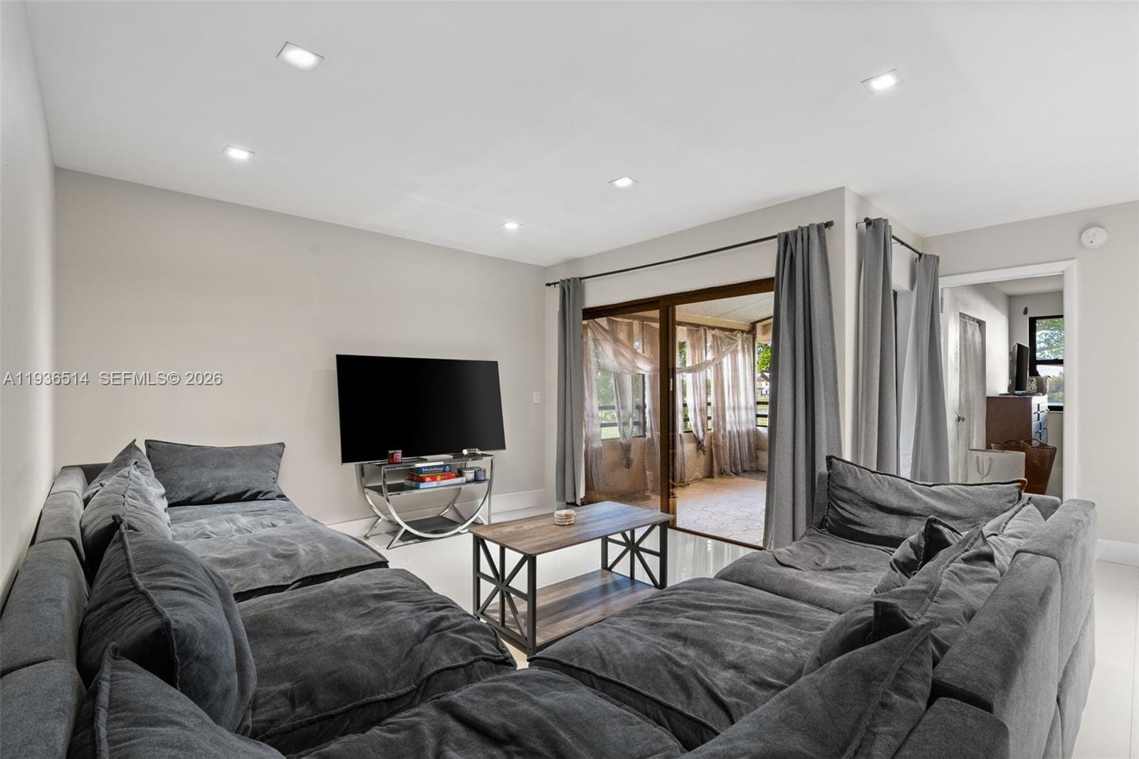 20310 NE 3rd Court 2, Miami, FL 33179 photo 11