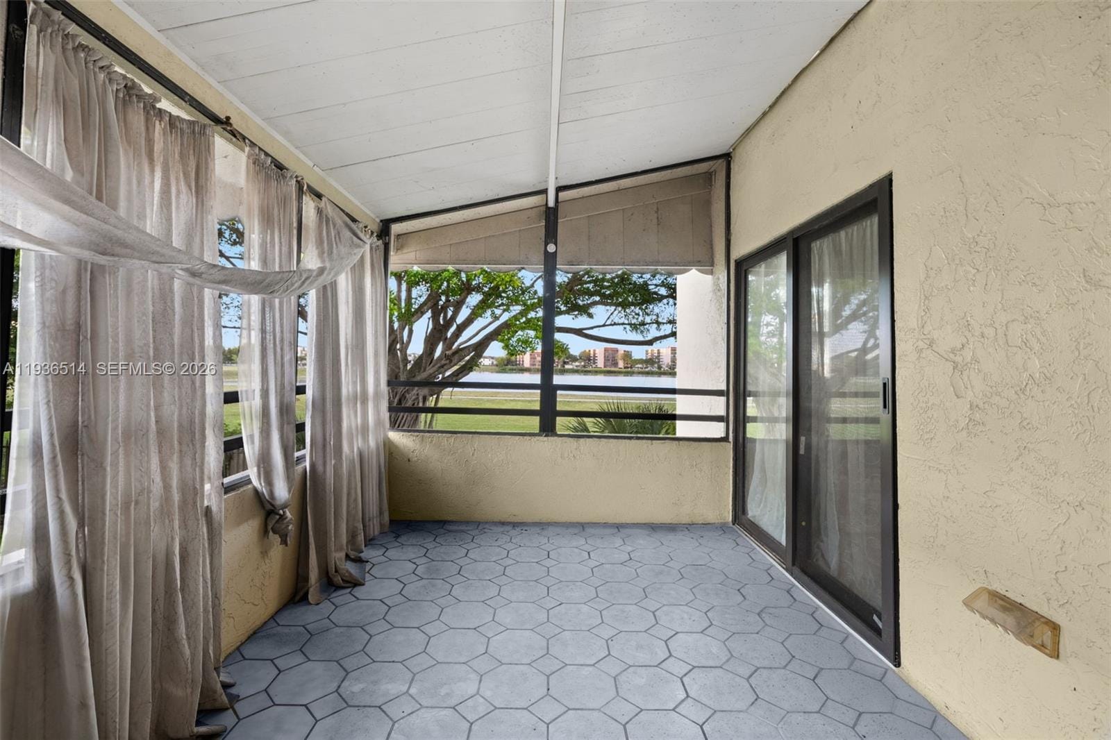20310 NE 3rd Court 2, Miami, FL 33179 photo 22
