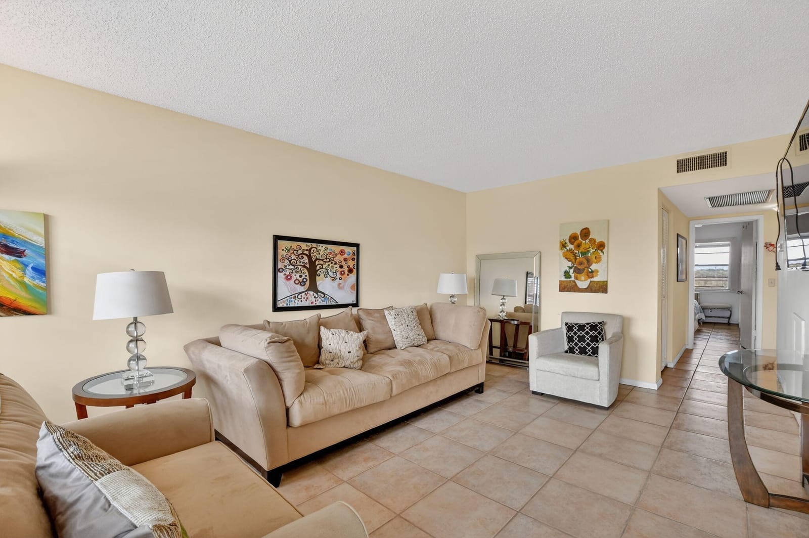 4008 Hythe A — photo 11