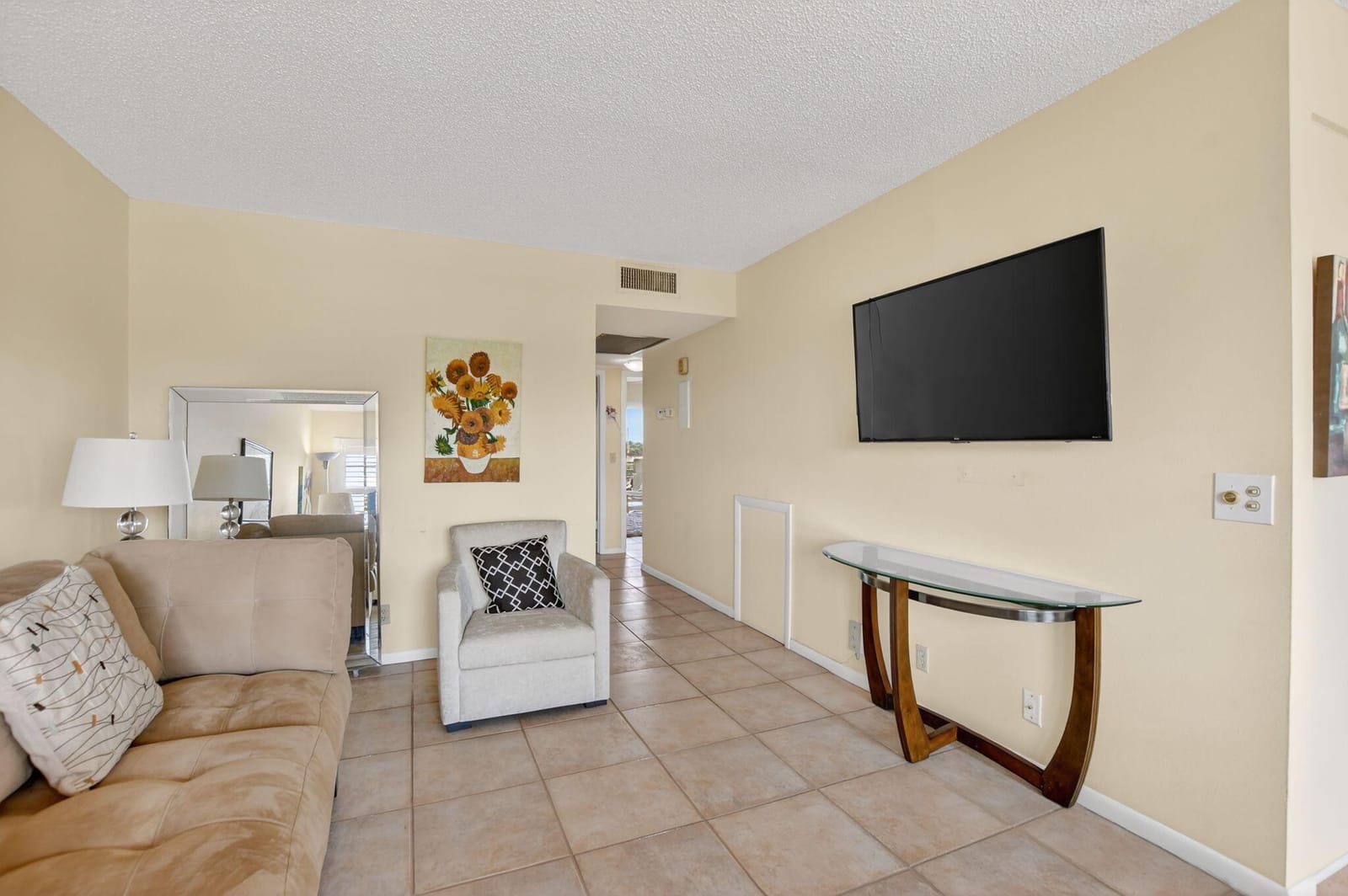 4008 Hythe A — photo 10