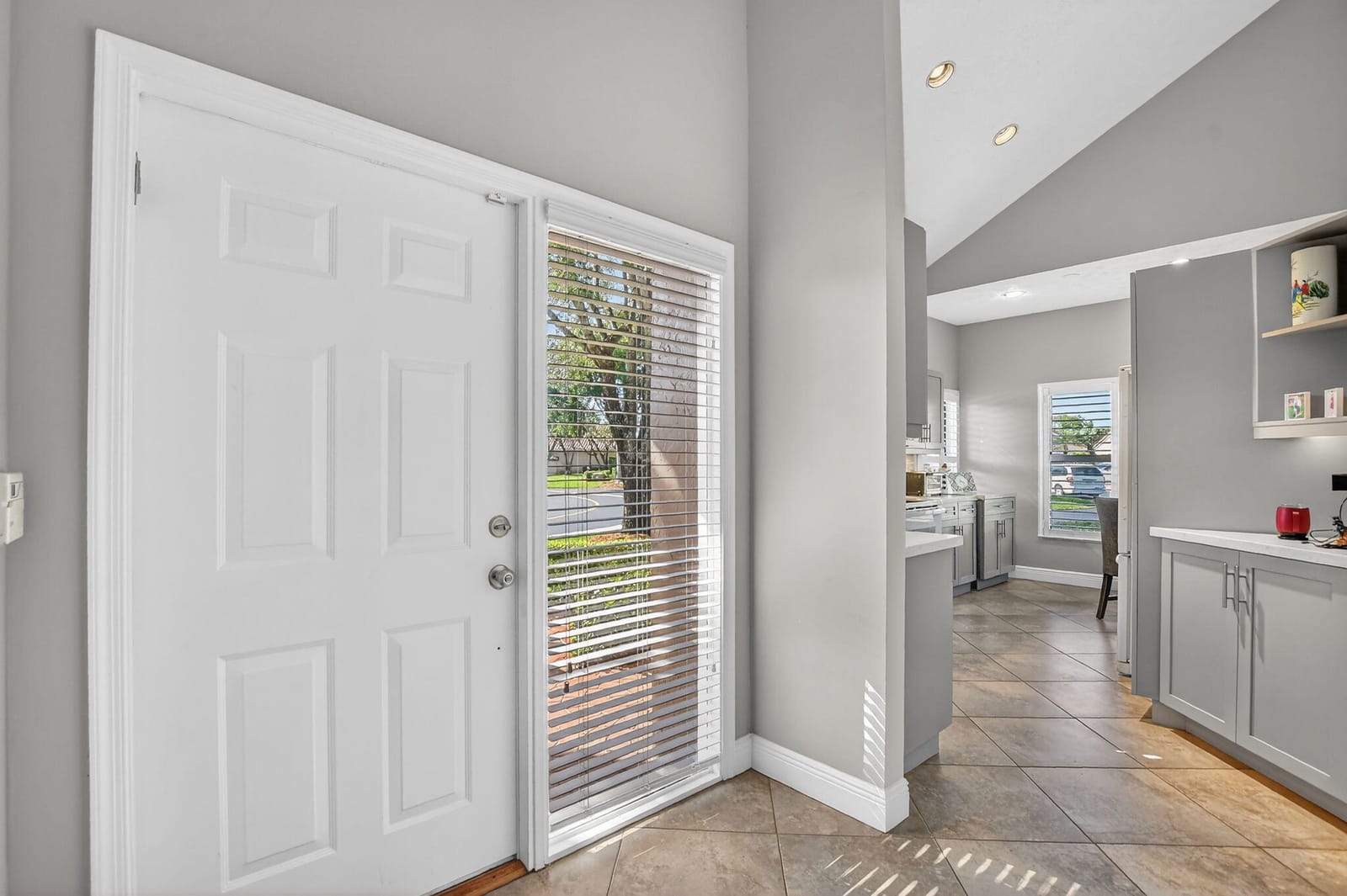 22658 Meridiana Drive — photo 4