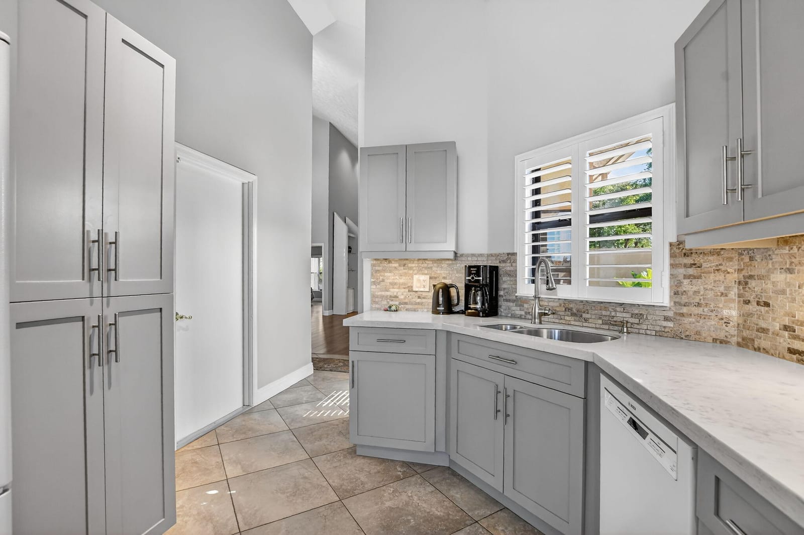 22658 Meridiana Drive — photo 7