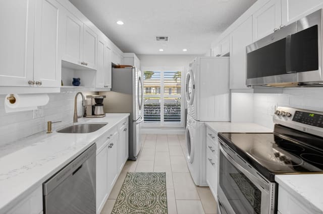 1131 Boxwood Drive 37-C, Delray Beach, FL 33445