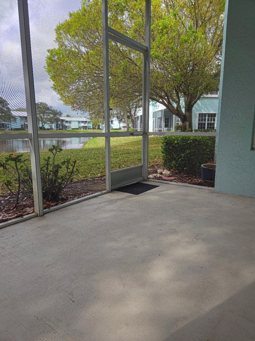 1143 SW Swan Lake Circle 601 — photo 7