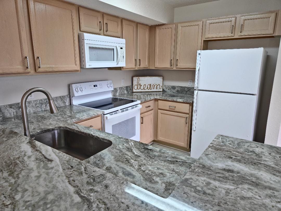 1143 SW Swan Lake Circle 601 — photo 9