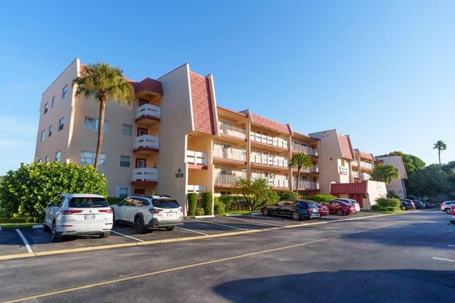 1010 Country Club Drive 306, Margate, FL 33063