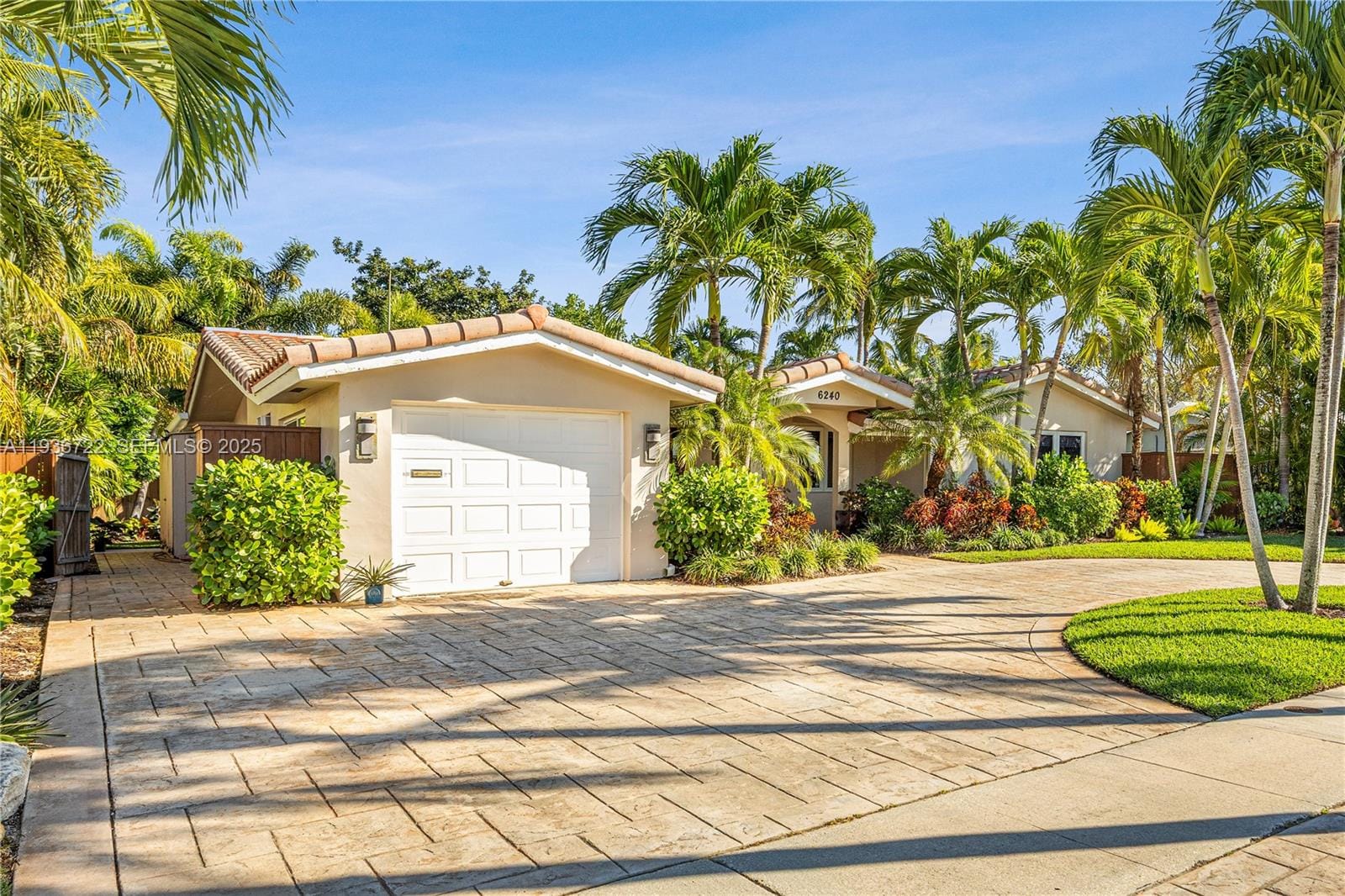 6240 NE 20th Way, Fort Lauderdale, FL 33308