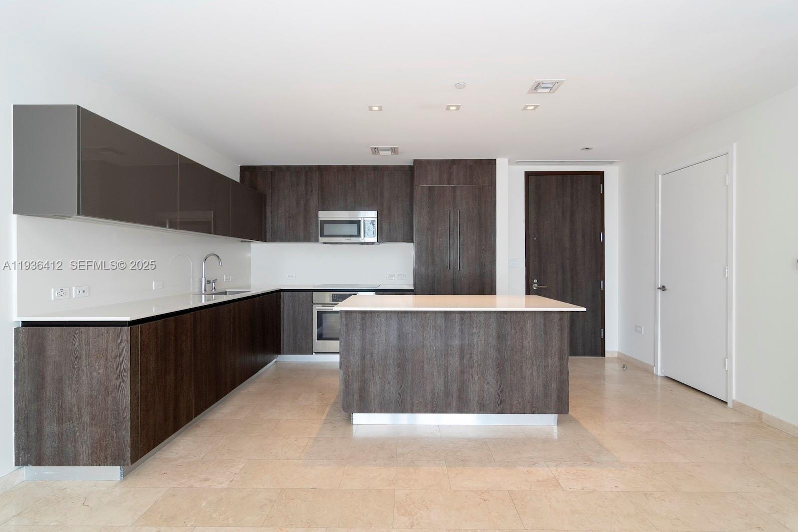 68 SE 6th Street 2010 — photo 11