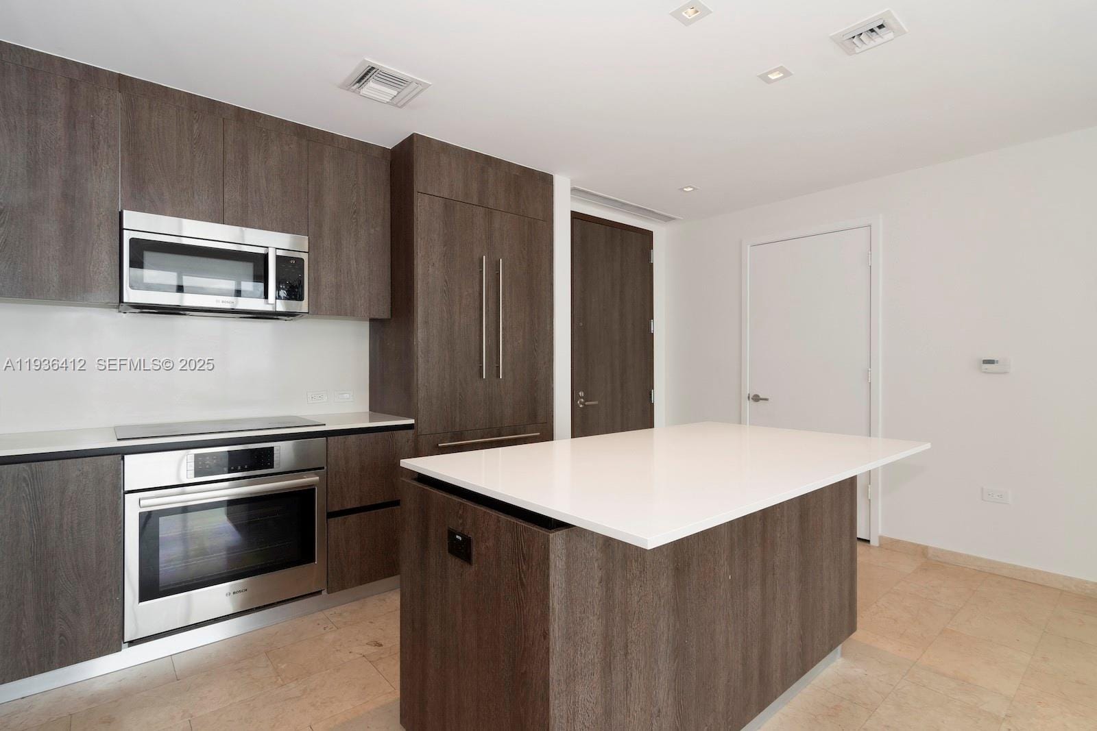 68 SE 6th Street 2010, Miami, FL 33131 photo 13
