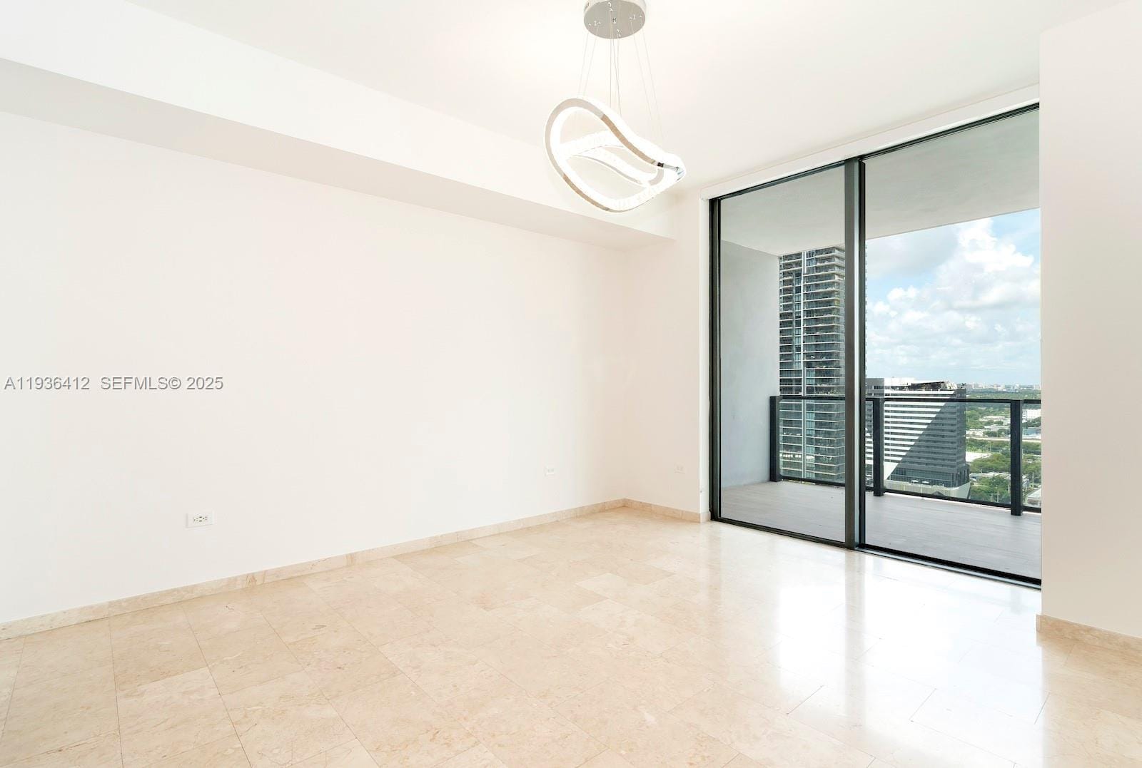 68 SE 6th Street 2010, Miami, FL 33131 photo 17