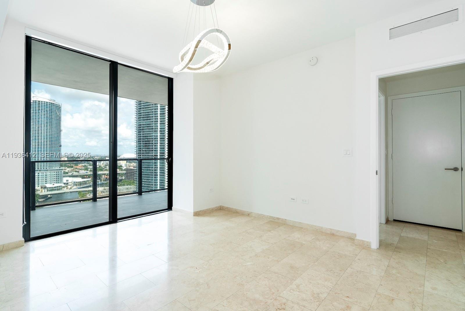 68 SE 6th Street 2010, Miami, FL 33131 photo 18