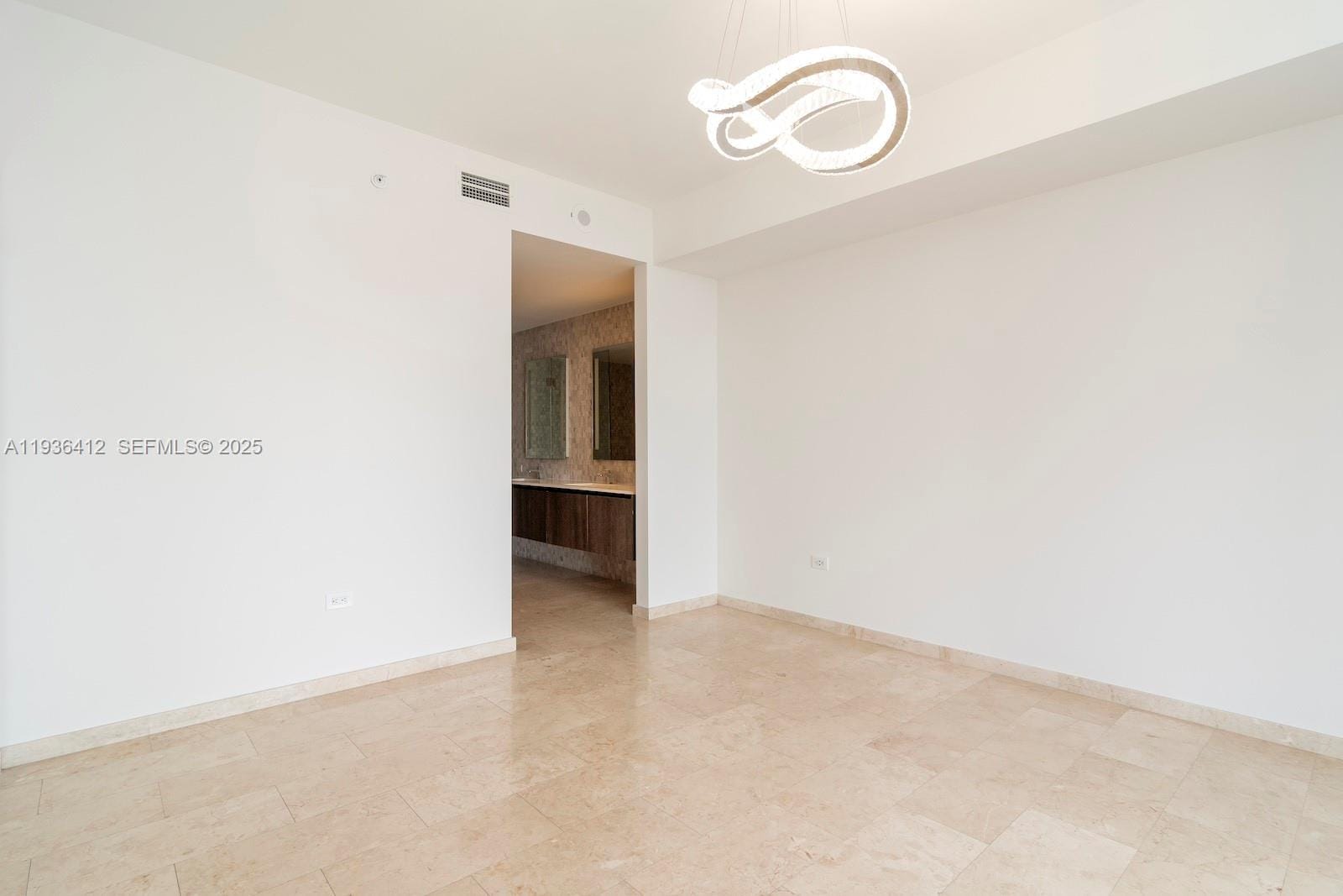 68 SE 6th Street 2010, Miami, FL 33131 photo 19