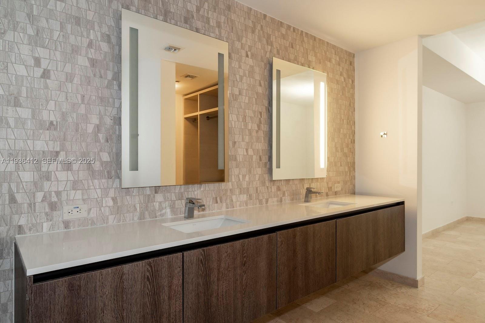 68 SE 6th Street 2010, Miami, FL 33131 photo 23