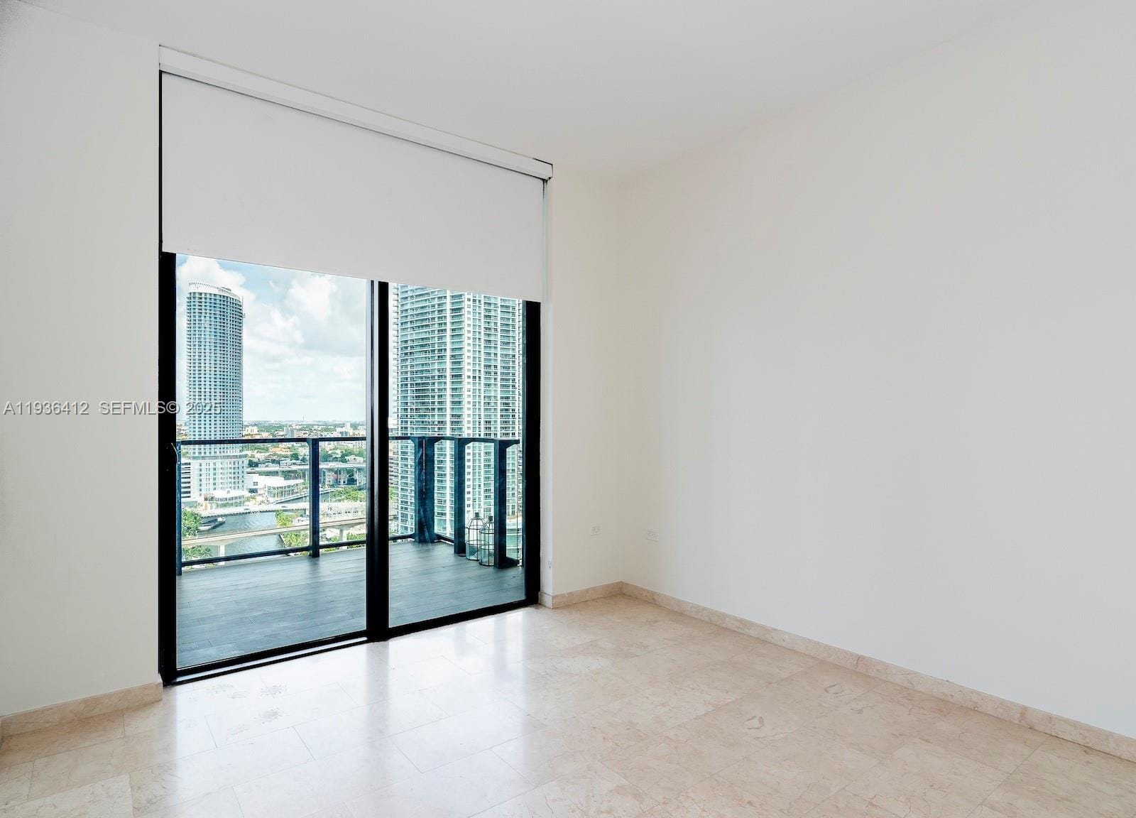 68 SE 6th Street 2010, Miami, FL 33131 photo 26