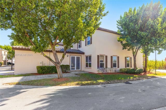 16789 SW 96th Street, sold in Kendall Commons Residenti, Miami, FL