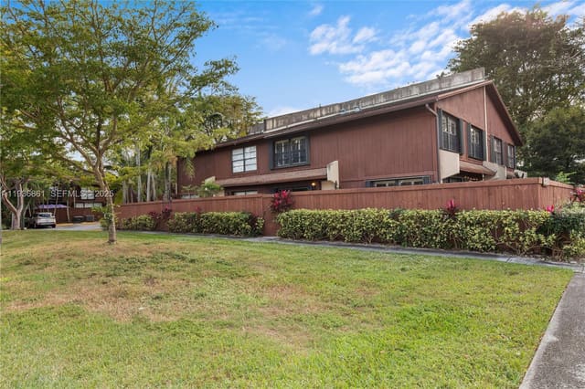 6805 SW 116th Court C41, sold in Snapper Village, Miami, FL
